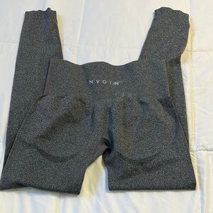 NVGTN Gray High-Waisted Leggings Seamless Design